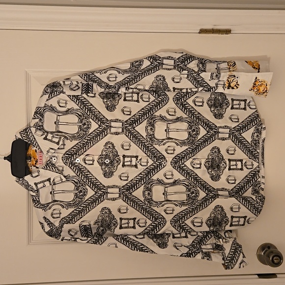 Tizzie Dizzie Lizzie Rome Print Button-Up Shirt - Picture 1 of 5